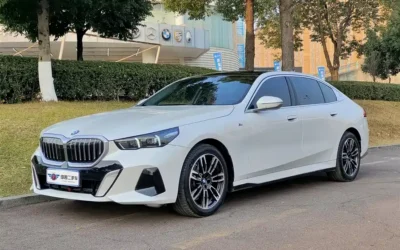 BMW BMW 5 Series в цвете и кузовом – это идеальный выбор среди китайских автомобилей. Доступная цена и надежность гарантированы.