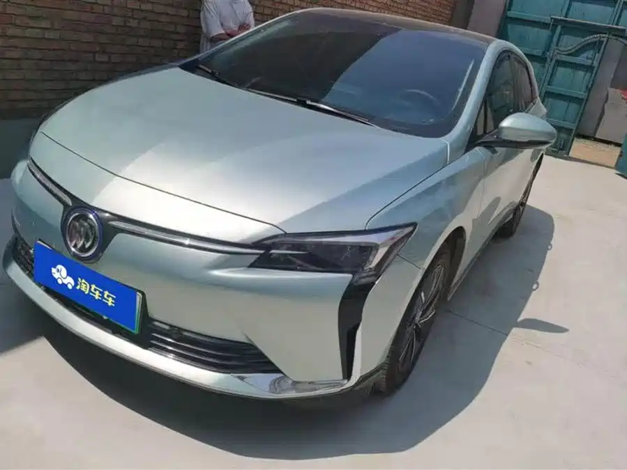 Roewe Roewe iMAX8 в цвете и кузовом – это идеальный выбор среди китайских автомобилей. Доступная цена и надежность гарантированы.