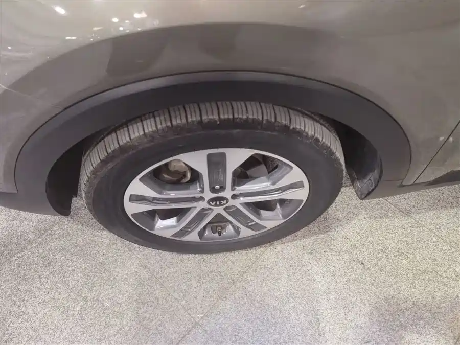 Volkswagen Volkswagen TAYRON в цвете и кузовом – это идеальный выбор среди китайских автомобилей. Доступная цена и надежность гарантированы.