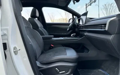 Land Rover Land Rover Discovery в цвете и кузовом – это идеальный выбор среди китайских автомобилей. Доступная цена и надежность гарантированы.