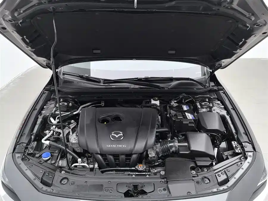 Mazda Mazda3 Axela в цвете и кузовом – это идеальный выбор среди китайских автомобилей. Доступная цена и надежность гарантированы.