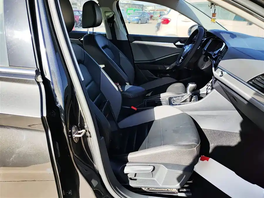 Volkswagen Volkswagen Sagitar в цвете и кузовом – это идеальный выбор среди китайских автомобилей. Доступная цена и надежность гарантированы.