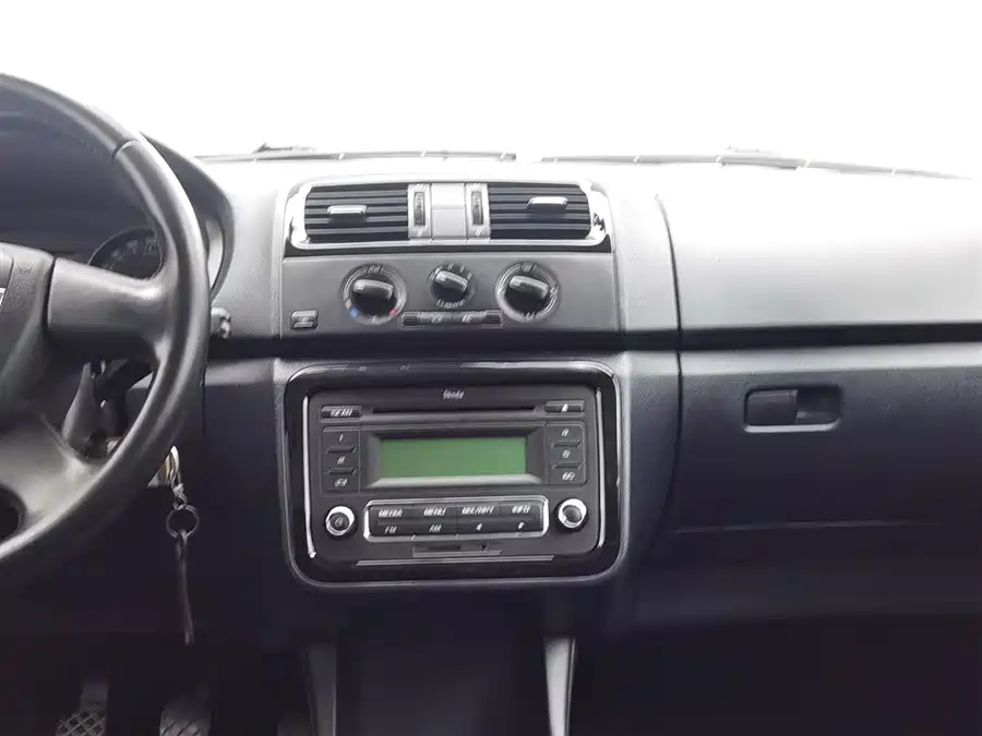 Beijing Off-road BAIC BJ40 в цвете и кузовом – это идеальный выбор среди китайских автомобилей. Доступная цена и надежность гарантированы.