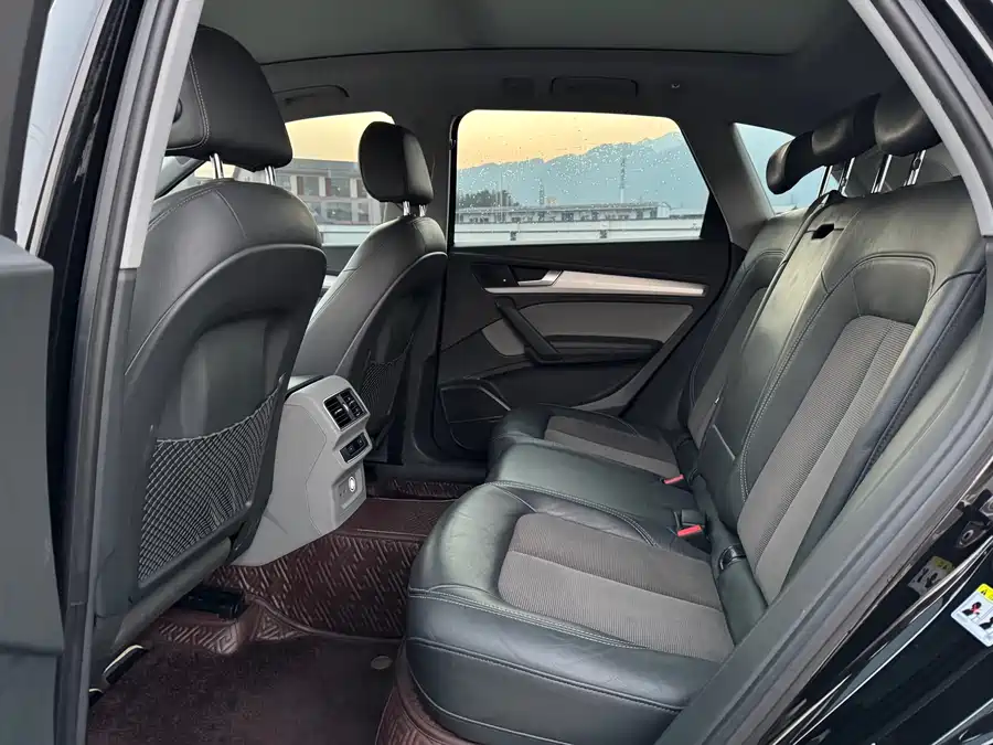 Audi Audi Q5L в цвете и кузовом – это идеальный выбор среди китайских автомобилей. Доступная цена и надежность гарантированы.