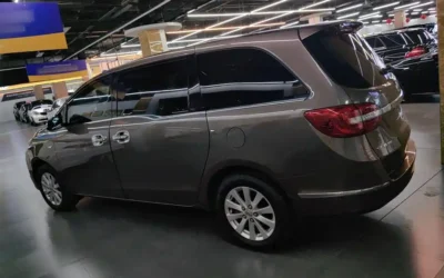 Land Rover Land Rover Discovery в цвете и кузовом – это идеальный выбор среди китайских автомобилей. Доступная цена и надежность гарантированы.