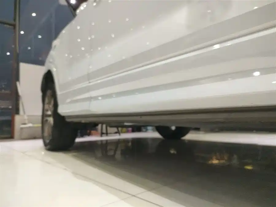 Sinotruk HOWO HOWO TX в цвете и кузовом – это идеальный выбор среди китайских автомобилей. Доступная цена и надежность гарантированы.