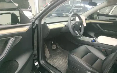 Tesla Tesla Model S в цвете и кузовом – это идеальный выбор среди китайских автомобилей. Доступная цена и надежность гарантированы.