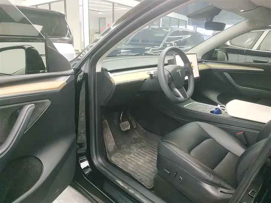 Toyota Toyota Highlander в цвете и кузовом – это идеальный выбор среди китайских автомобилей. Доступная цена и надежность гарантированы.