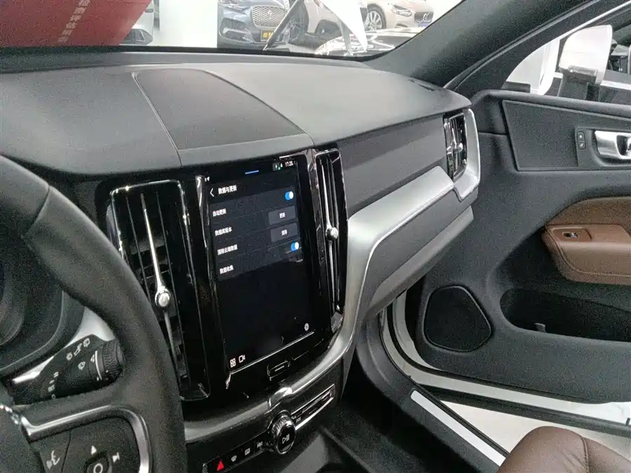 SAIC MAXUS SAIC MAXUS V90 RV в цвете и кузовом – это идеальный выбор среди китайских автомобилей. Доступная цена и надежность гарантированы.