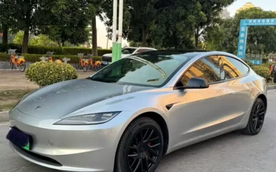 Tesla Tesla Model 3 в цвете и кузовом – это идеальный выбор среди китайских автомобилей. Доступная цена и надежность гарантированы.
