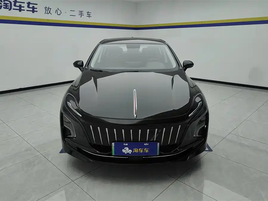 Hongqi Hongqi E-QM5 в цвете и кузовом – это идеальный выбор среди китайских автомобилей. Доступная цена и надежность гарантированы.