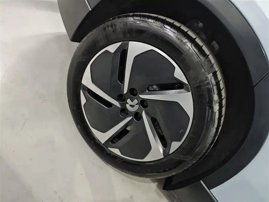 Dongfeng Aeolus Dongfeng Aeolus AX7 в цвете и кузовом – это идеальный выбор среди китайских автомобилей. Доступная цена и надежность гарантированы.