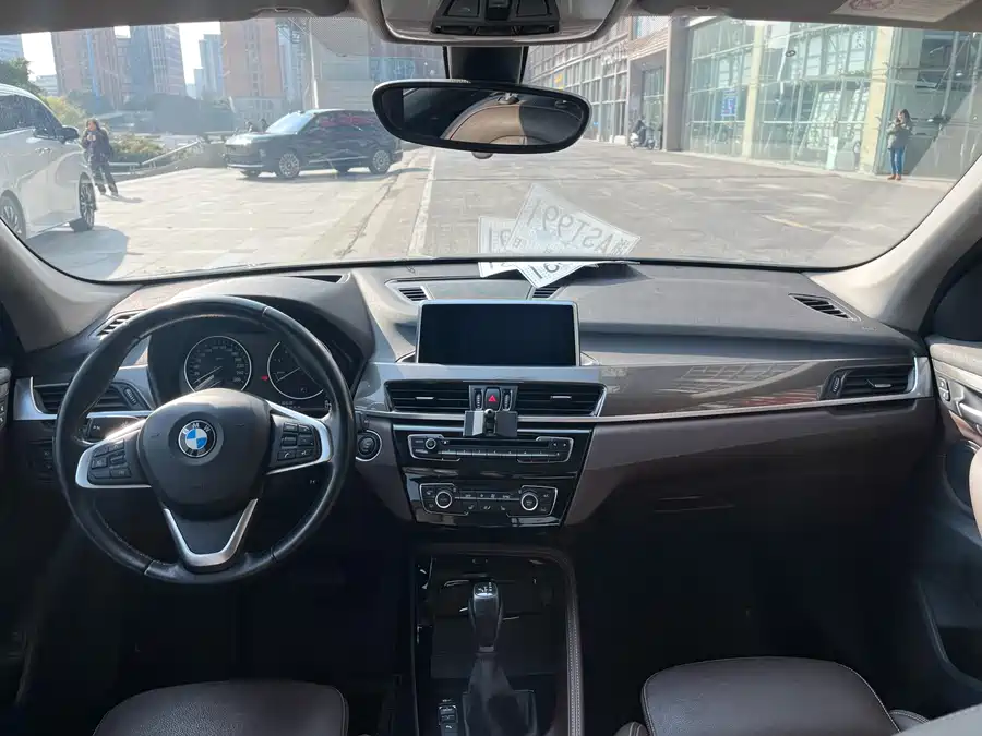 Dongfeng Yufeng Yufeng в цвете и кузовом – это идеальный выбор среди китайских автомобилей. Доступная цена и надежность гарантированы.