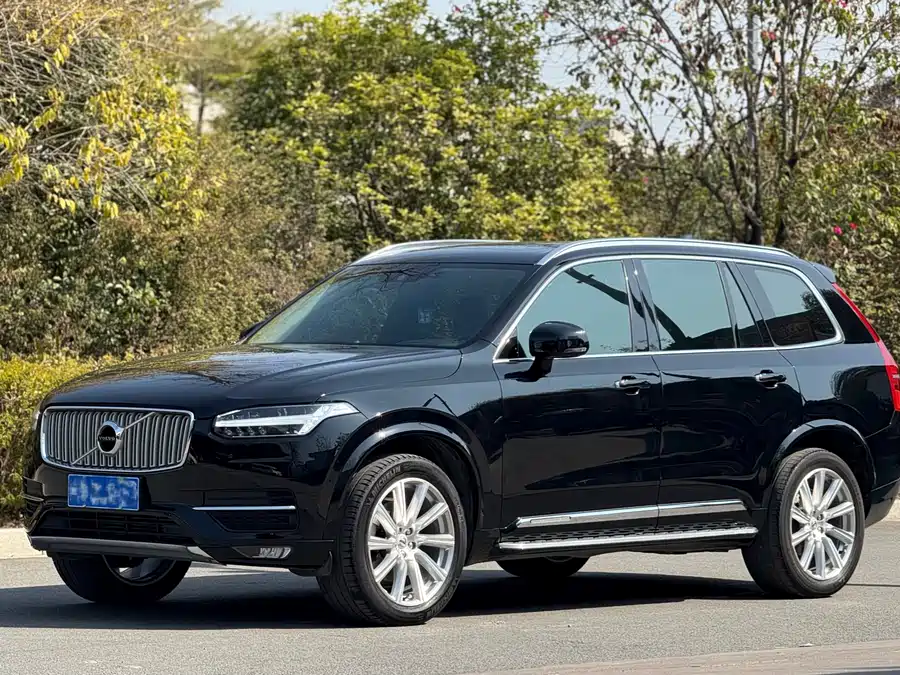 Dongfeng Yufeng Yufeng в цвете и кузовом – это идеальный выбор среди китайских автомобилей. Доступная цена и надежность гарантированы.