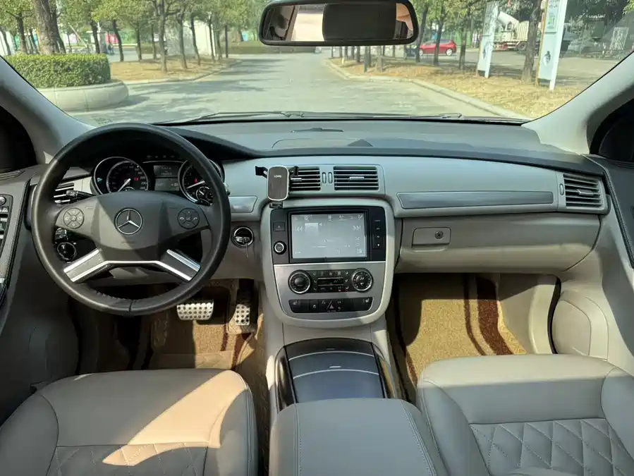 Mercedes-Benz Mercedes-Benz R-Class в цвете и кузовом – это идеальный выбор среди китайских автомобилей. Доступная цена и надежность гарантированы.