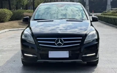 Mercedes-Benz Mercedes-Benz C-Class в цвете и кузовом – это идеальный выбор среди китайских автомобилей. Доступная цена и надежность гарантированы.