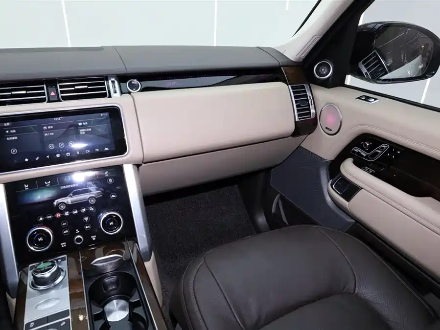 Volkswagen FAW-Volkswagen CC в цвете и кузовом – это идеальный выбор среди китайских автомобилей. Доступная цена и надежность гарантированы.