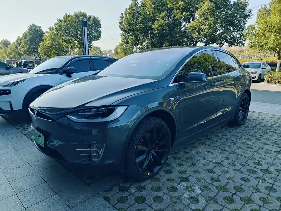 Volkswagen Volkswagen Lavida в цвете и кузовом – это идеальный выбор среди китайских автомобилей. Доступная цена и надежность гарантированы.