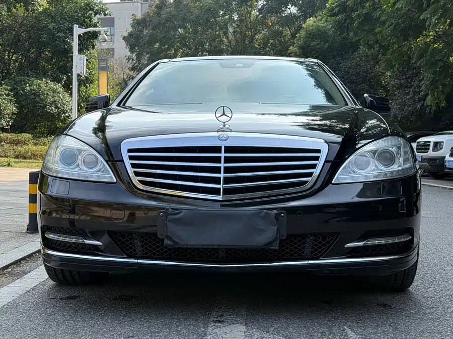 Mercedes-Benz Mercedes-Benz S-Class в цвете и кузовом – это идеальный выбор среди китайских автомобилей. Доступная цена и надежность гарантированы.