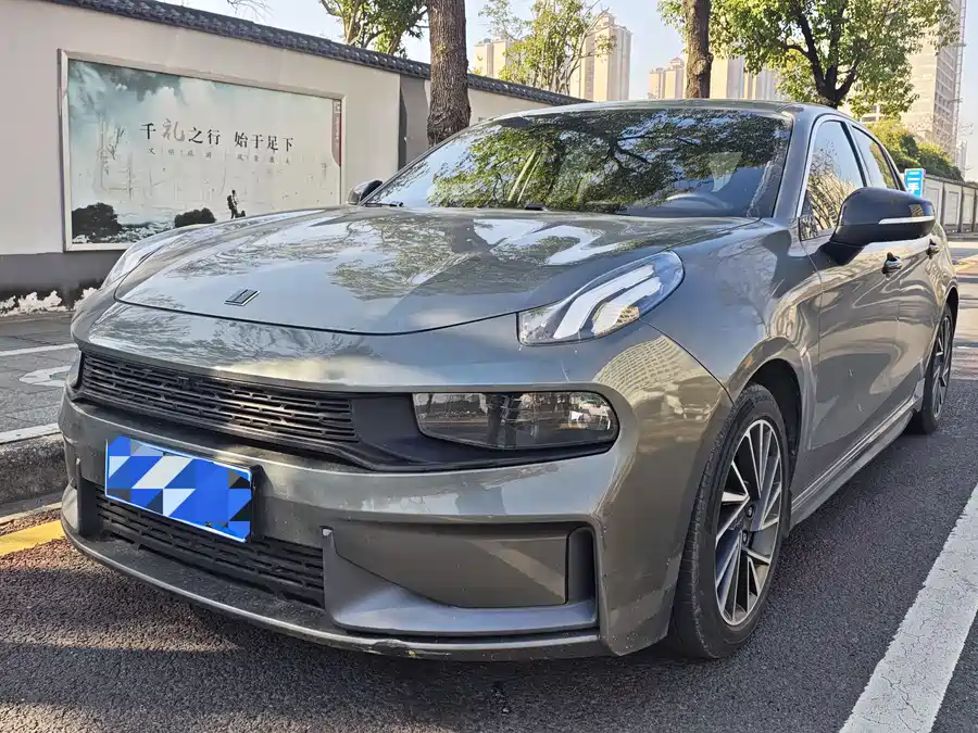 Audi Audi Q6 в цвете и кузовом – это идеальный выбор среди китайских автомобилей. Доступная цена и надежность гарантированы.