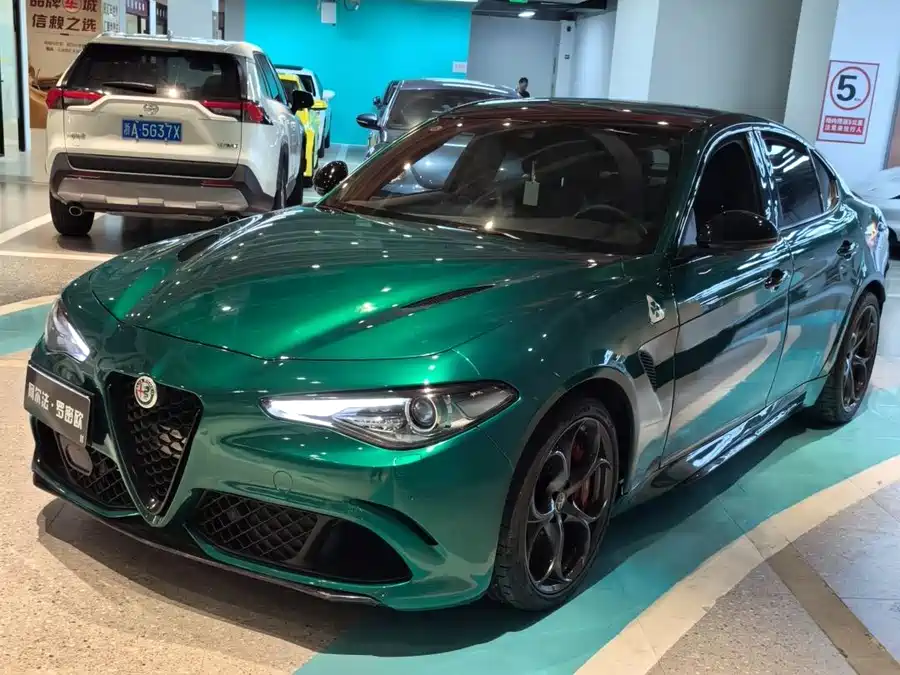 Alfa Romeo Alfa Romeo Giulia в цвете и кузовом – это идеальный выбор среди китайских автомобилей. Доступная цена и надежность гарантированы.