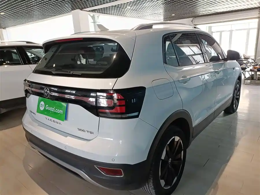 Volkswagen Volkswagen Lavida в цвете и кузовом – это идеальный выбор среди китайских автомобилей. Доступная цена и надежность гарантированы.