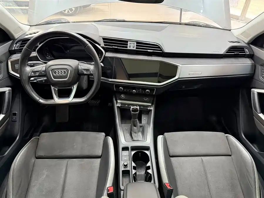 Audi Audi Q3 в цвете и кузовом – это идеальный выбор среди китайских автомобилей. Доступная цена и надежность гарантированы.