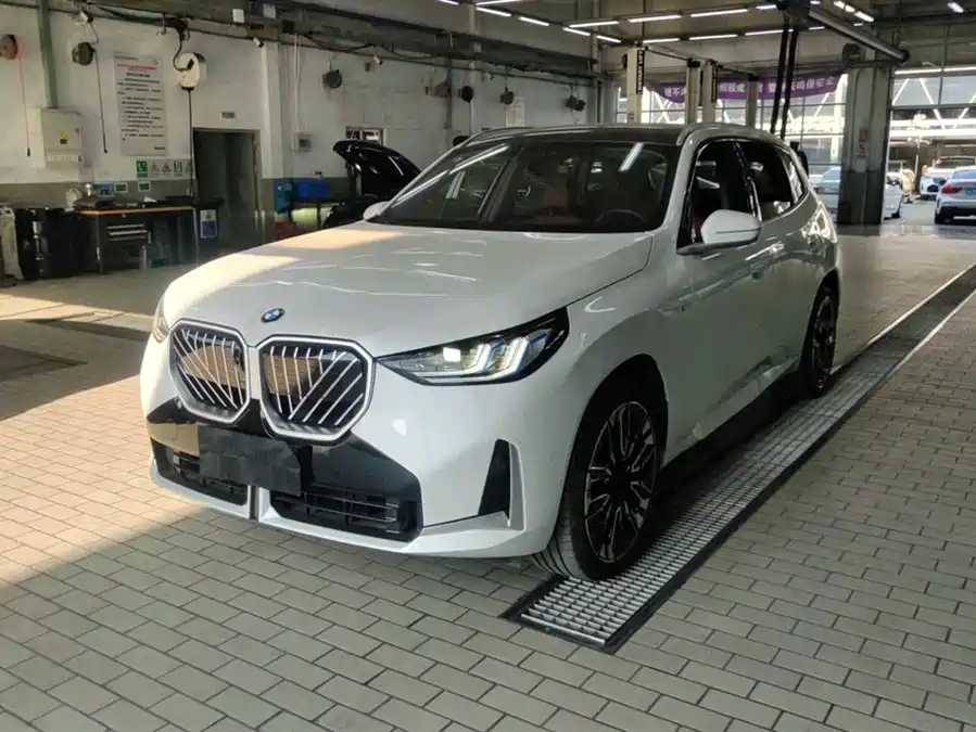 BMW BMW X3 в цвете и кузовом – это идеальный выбор среди китайских автомобилей. Доступная цена и надежность гарантированы.