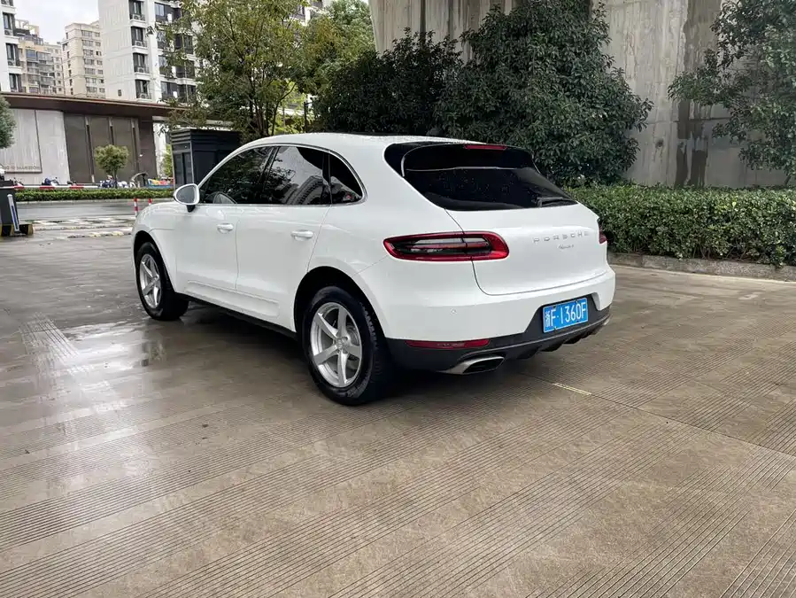 Porsche Porsche Macan в цвете и кузовом – это идеальный выбор среди китайских автомобилей. Доступная цена и надежность гарантированы.