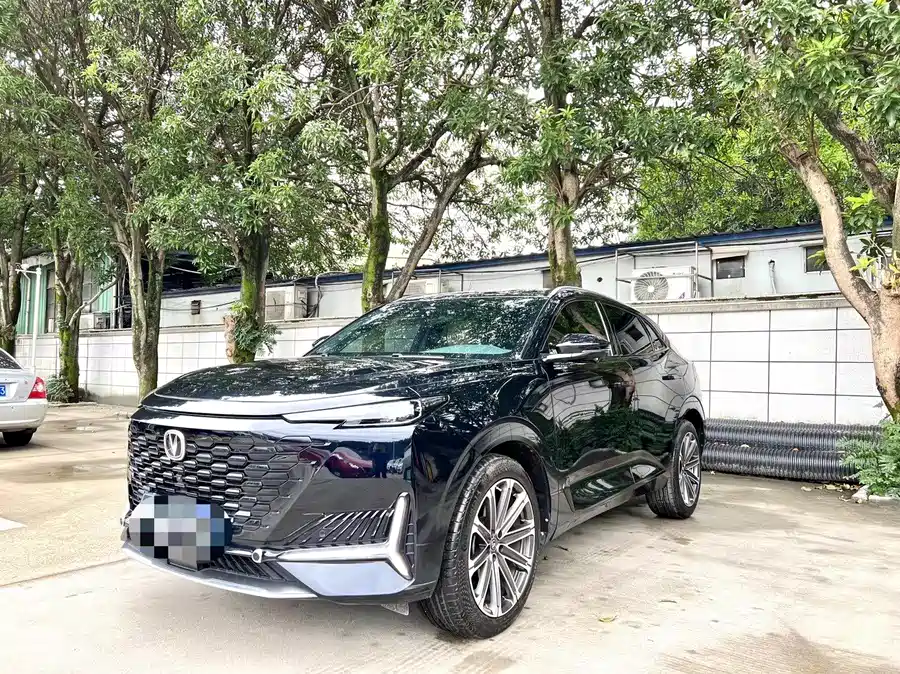Audi Audi Q6 в цвете и кузовом – это идеальный выбор среди китайских автомобилей. Доступная цена и надежность гарантированы.